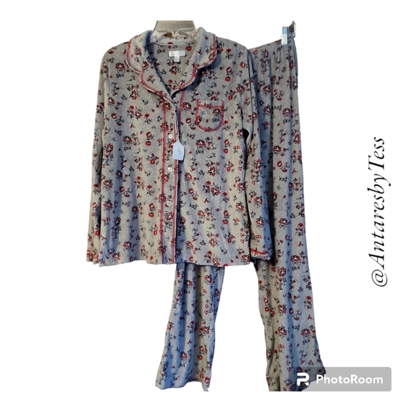 Secret Treasures Other - Secret Treasures M (8-10) pajama set super soft gray w red floral